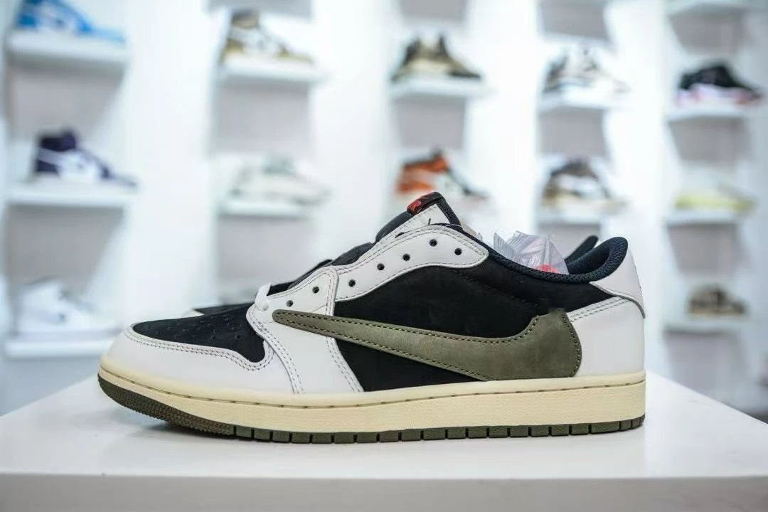 Black and Green Olive Couple Sneakers photo 6