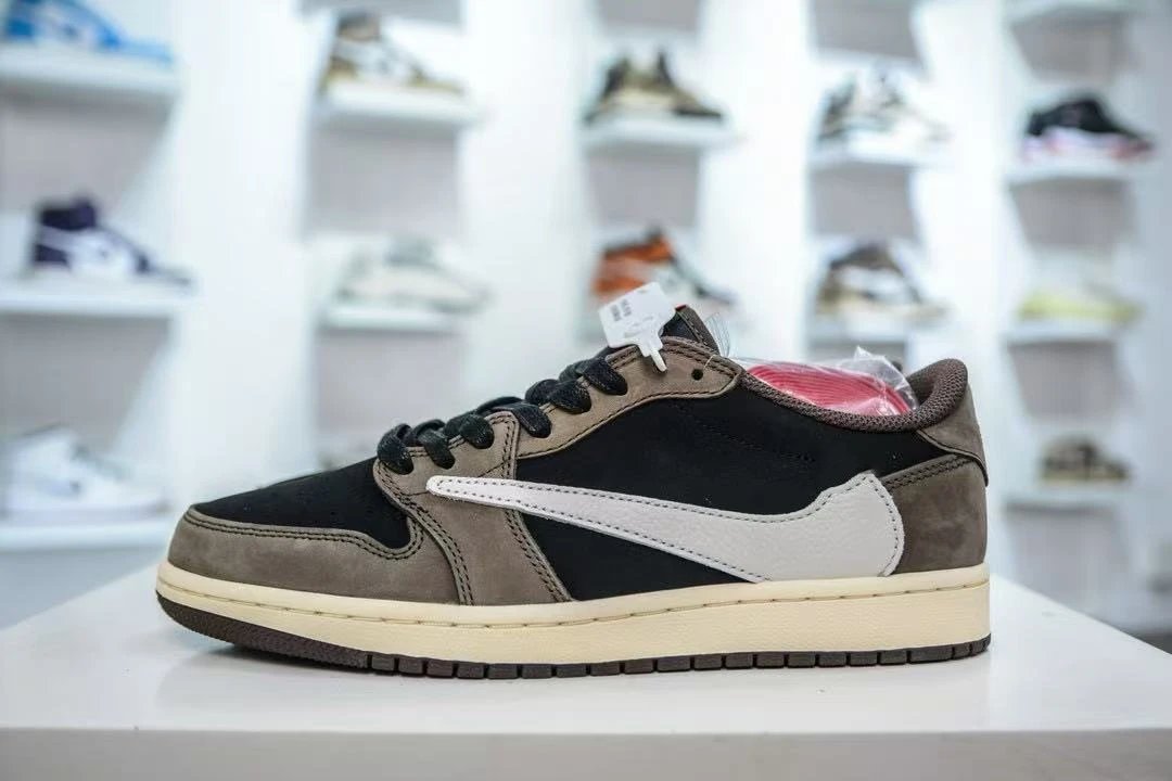 Black and Green Olive Couple Sneakers photo 3