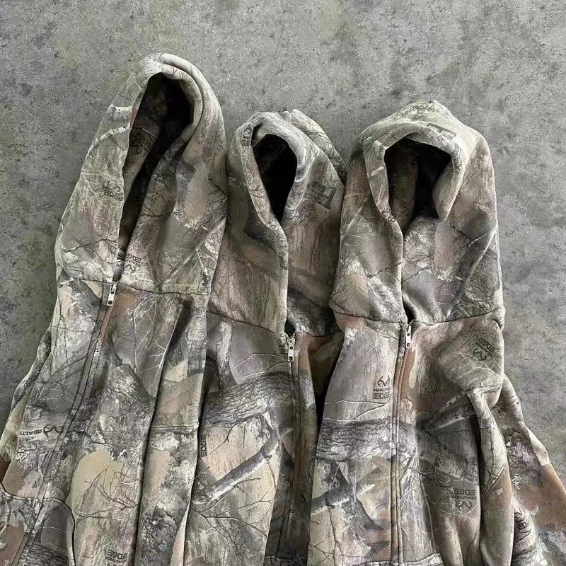 Zip-Up Hoodie with Autumn Leaves and Camouflage photo 6