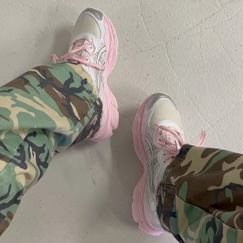 ASICS Cream White Pink Color Block Running Shoes photo 4