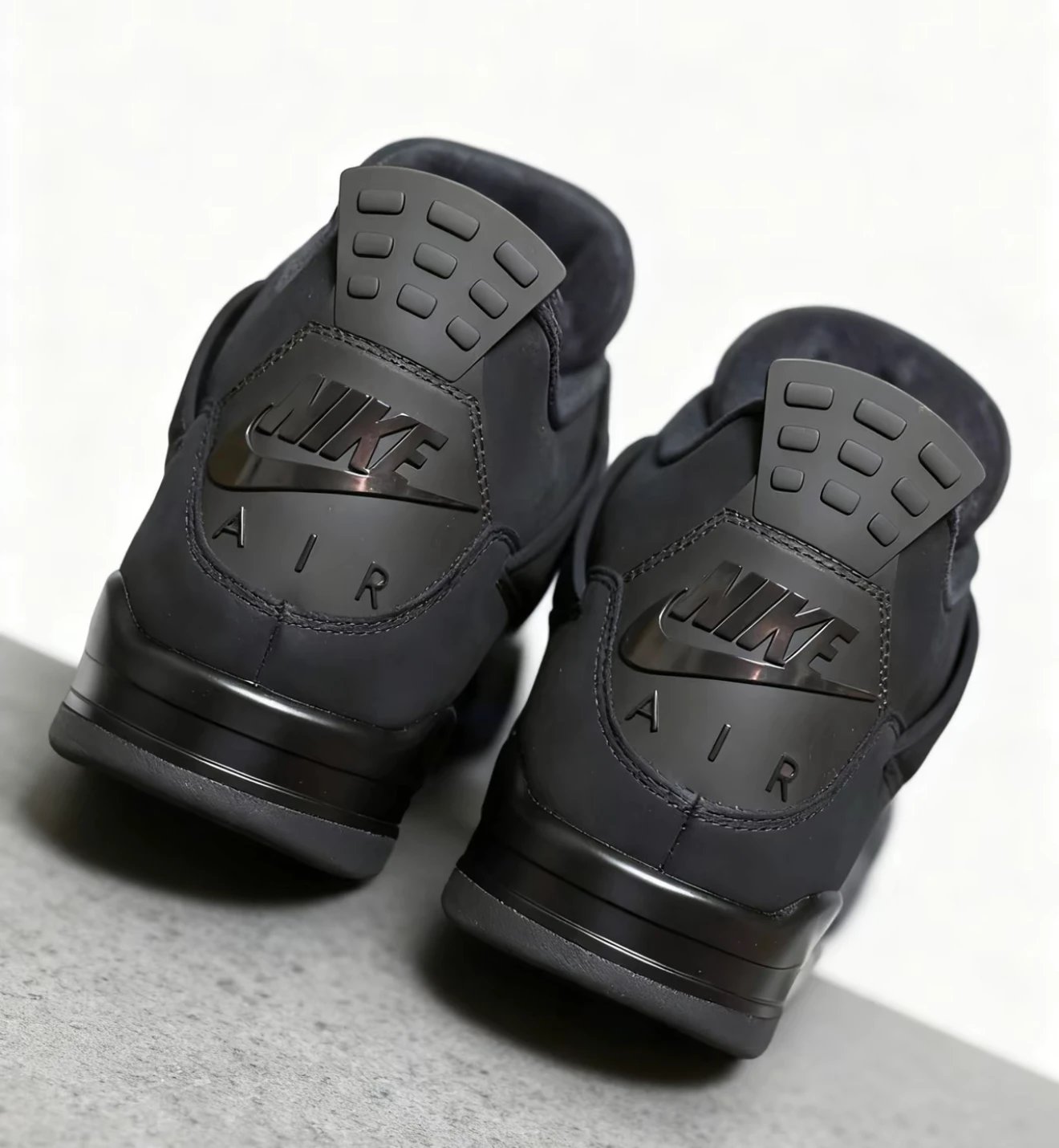 Air Jordan 4 Black Cat photo 5