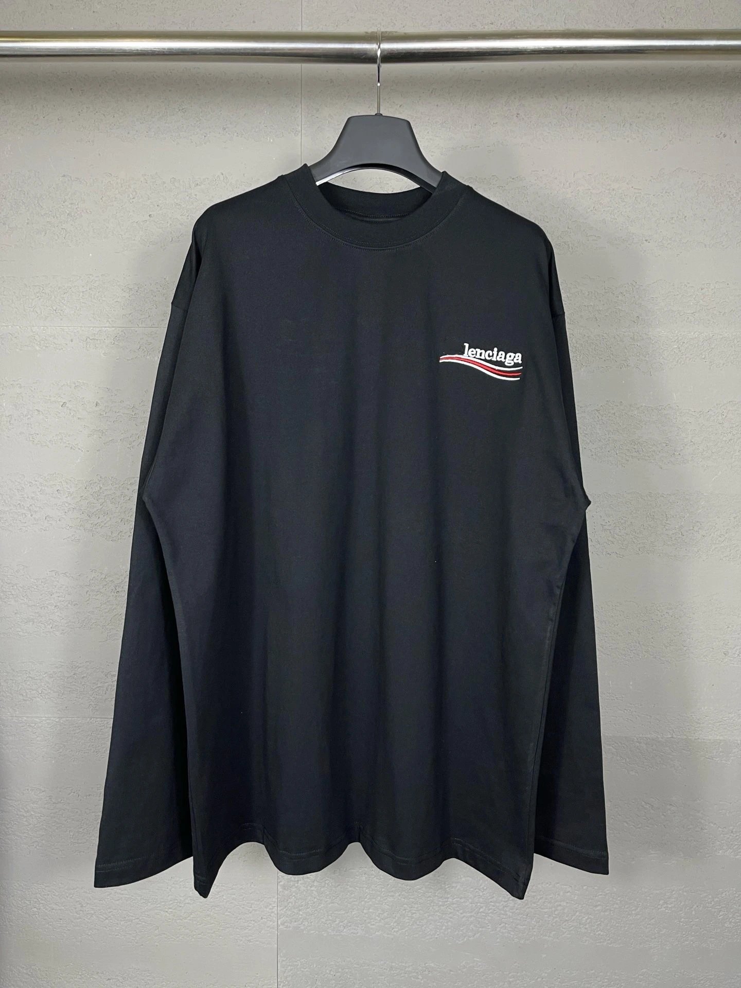 Printed Distressed Long-Sleeved T-Shirt photo 8