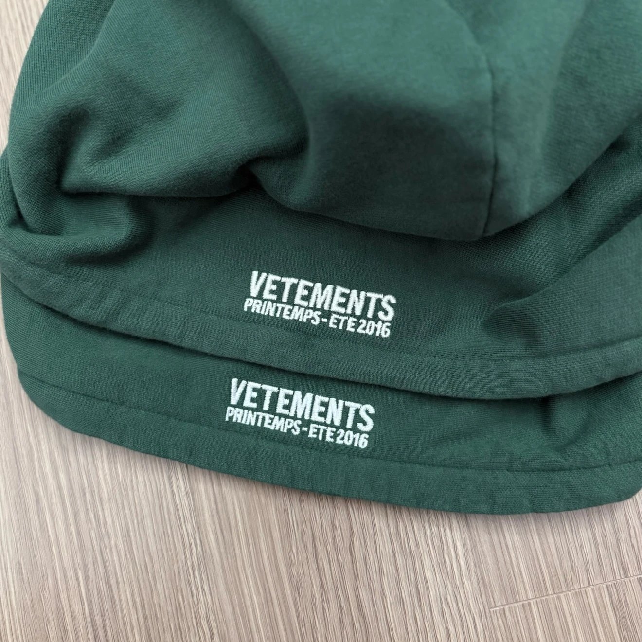 Green Slogan Logo Sweatshirt photo 8