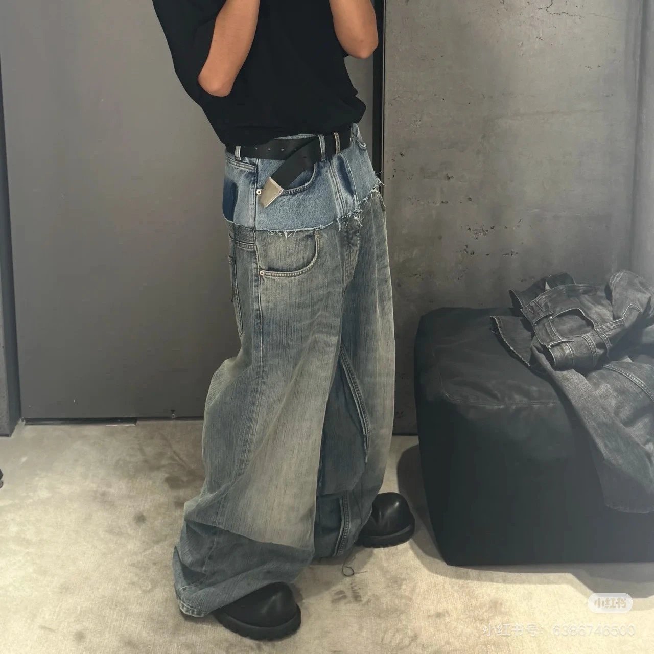 Loose-Fitting Washed Patchwork Jeans