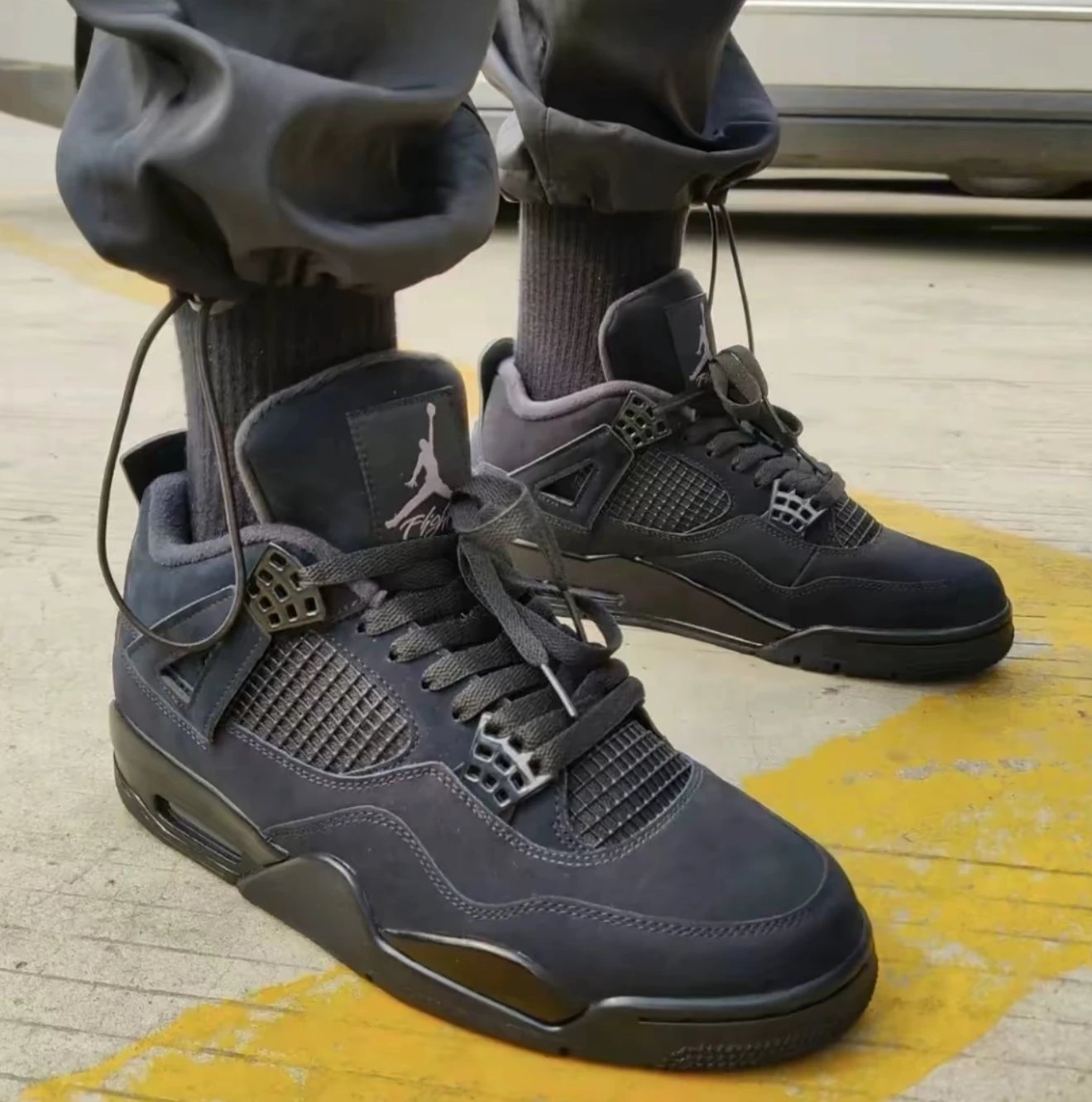 Air Jordan 4 Black Cat photo 3