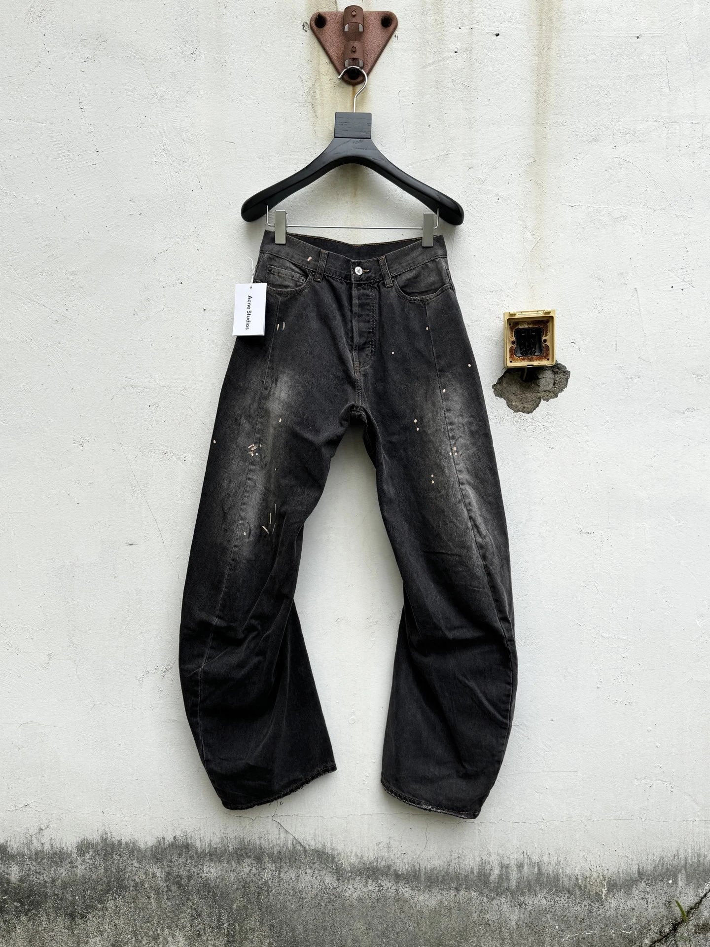 Hand-Painted Splatter Ripped Jeans photo 7