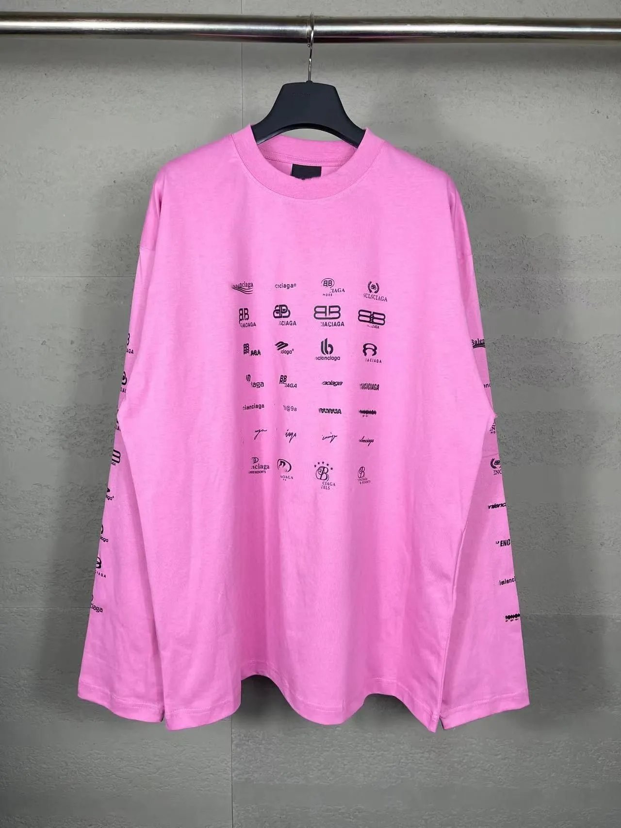 Printed Distressed Long-Sleeved T-Shirt photo 7