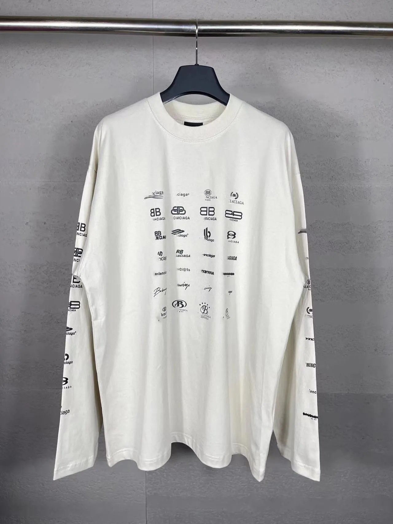 Printed Distressed Long-Sleeved T-Shirt photo 5