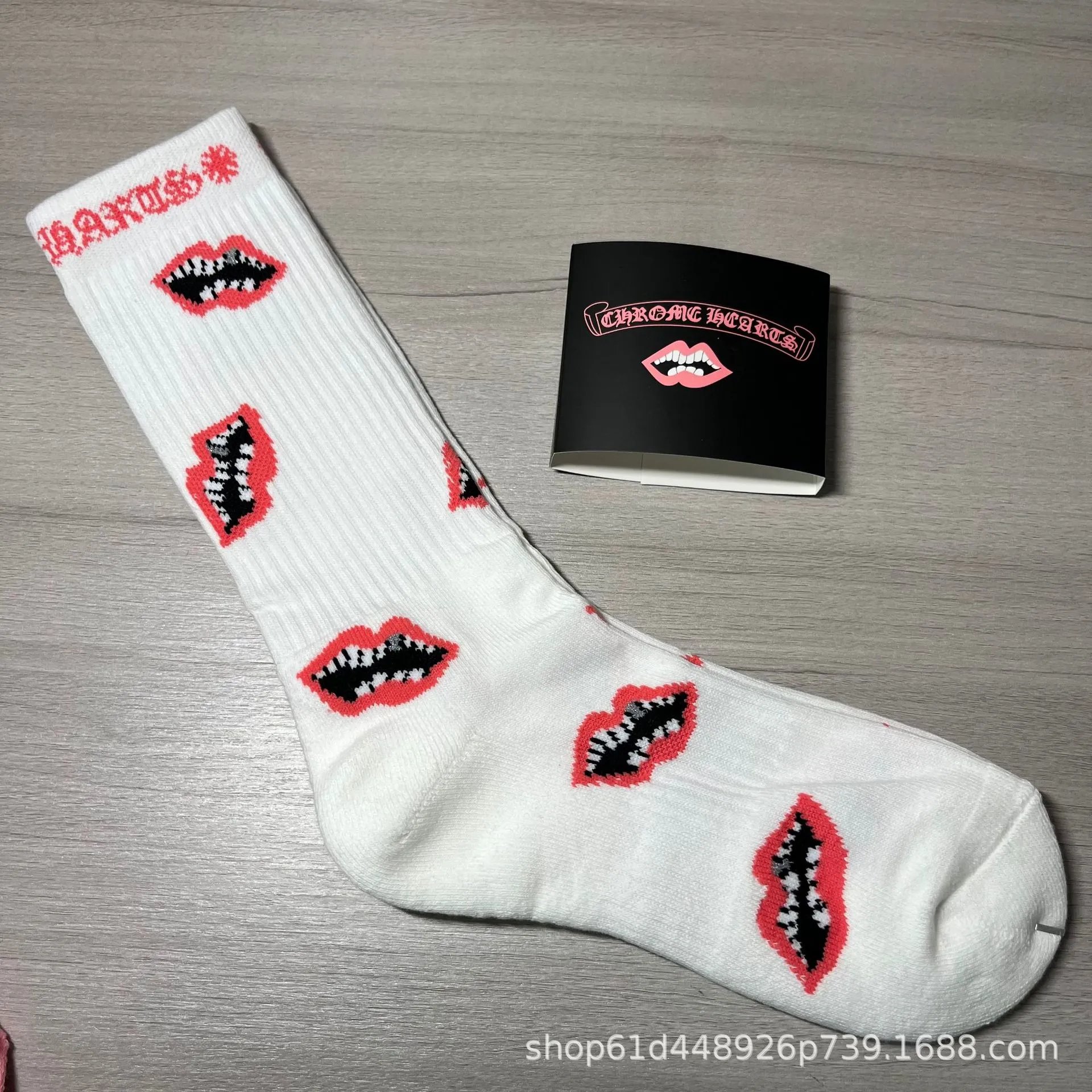 Red Lips Skateboard Socks photo 5