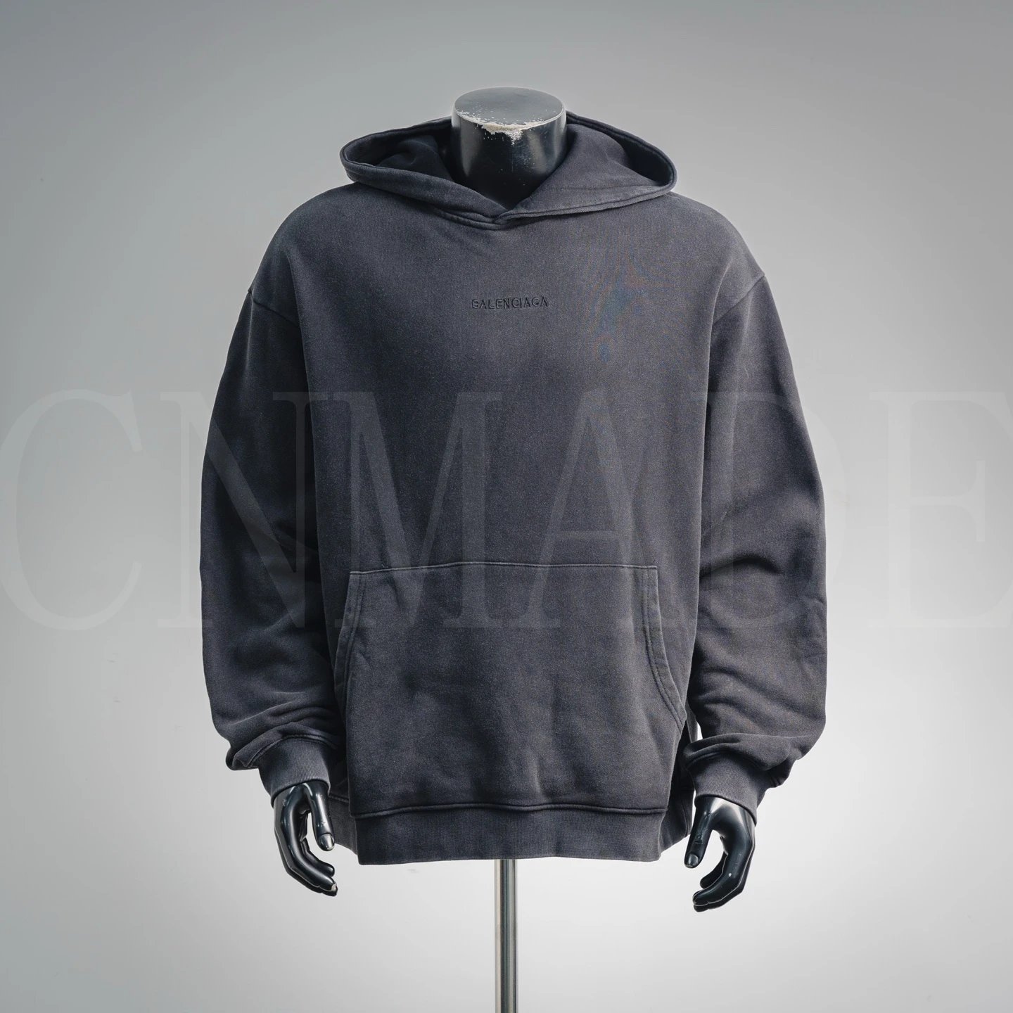 黑色-前后刺绣字母水洗连帽卫衣