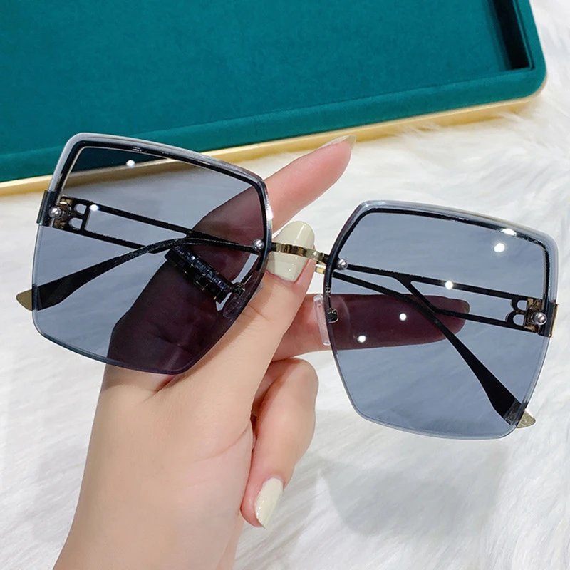 Ruixin Geometric Black Oversized Sunglasses