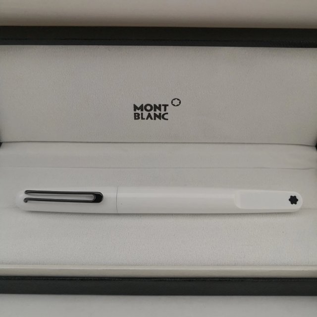 Montblanc Montblanc White Minimalist Resin Fountain Pen - Buy on Mulebuy Sheets