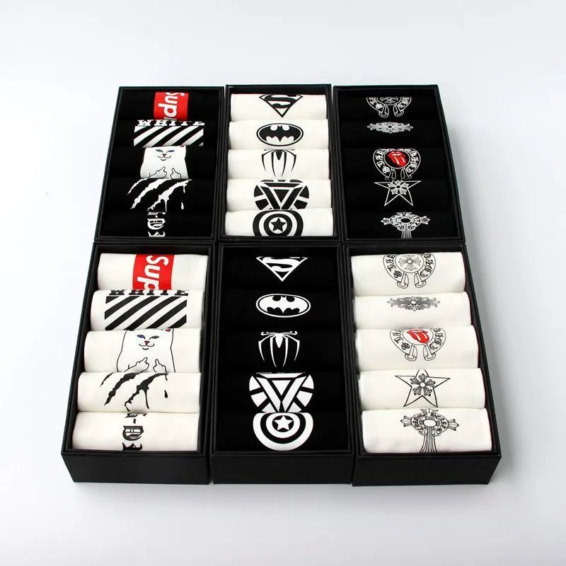 Supreme Logo Print White Graphic Socks Set