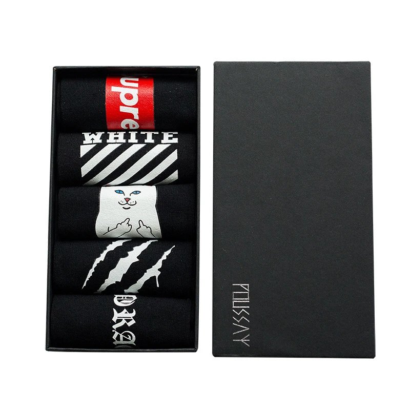 Supreme Logo Print White Graphic Socks Set
