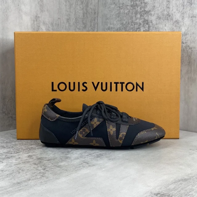 Louis Vuitton Sneakers Low-Top Monogram Lace-Up product detail image 13