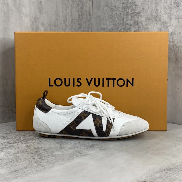 Louis Vuitton Sneakers Low-Top Monogram Lace-Up product detail image 17