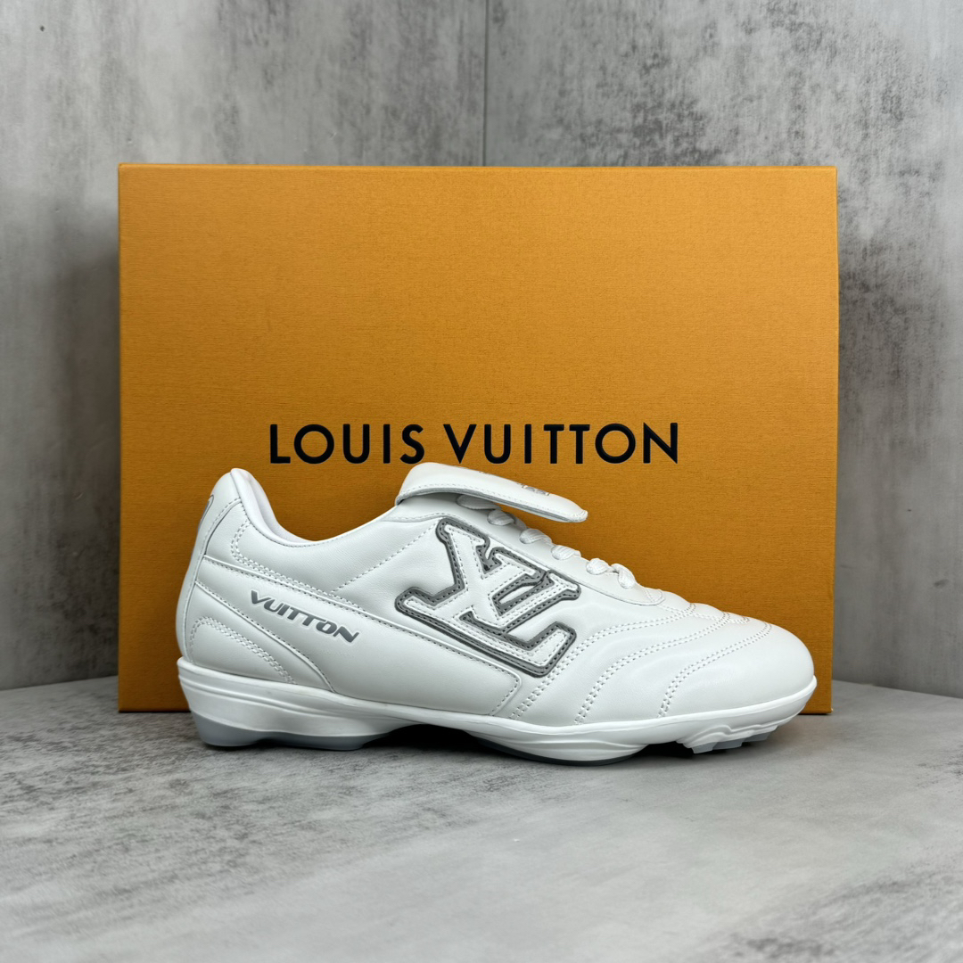 Louis Vuitton Sneakers Low-Top Monogram Lace-Up — LV0010