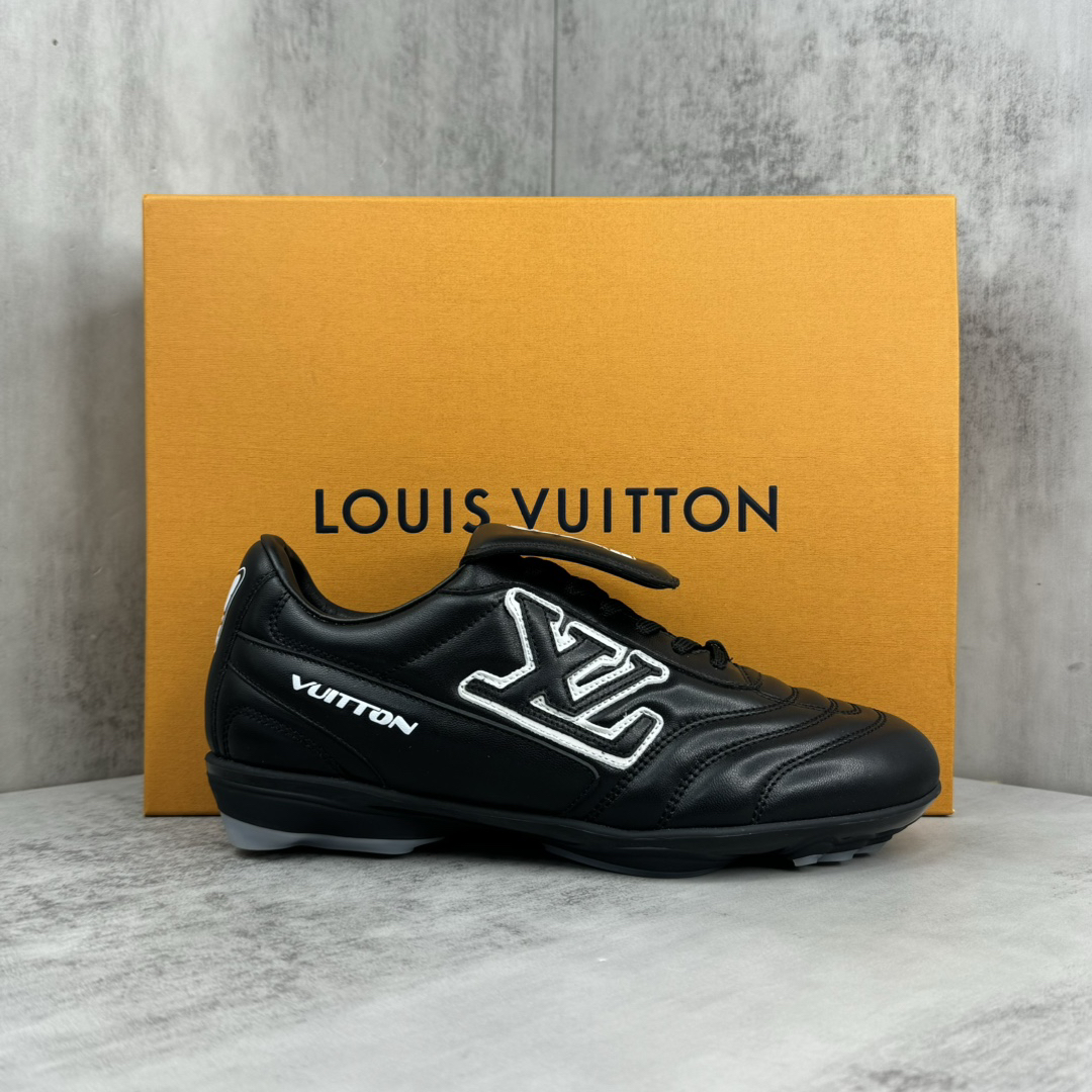 Louis Vuitton Sneakers Low-Top Monogram Lace-Up — LV007