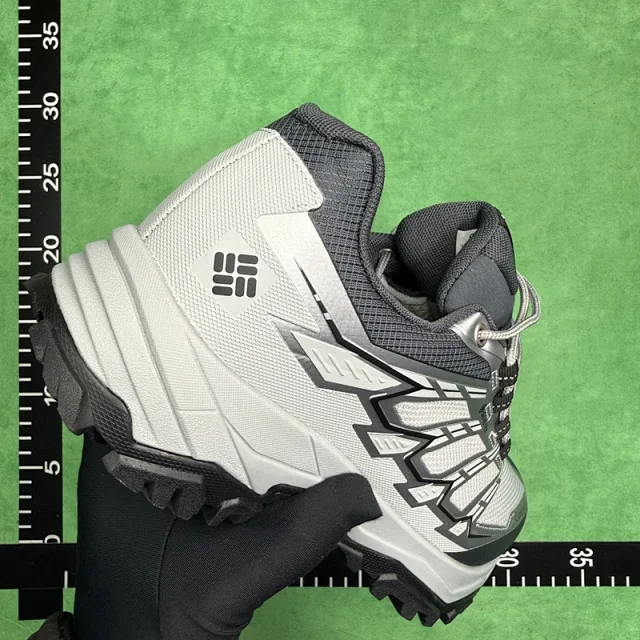 Columbia Sneakers GORE-TEX trail hiking product detail image 28