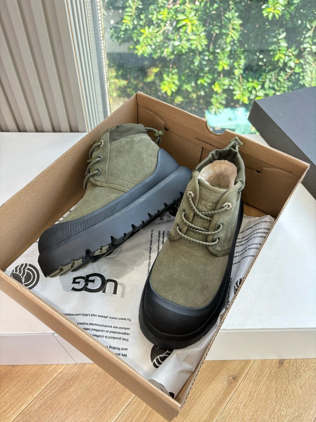 UGGG026 FW New Green Platform Slippers - Gallery Image 2 - Detailed View