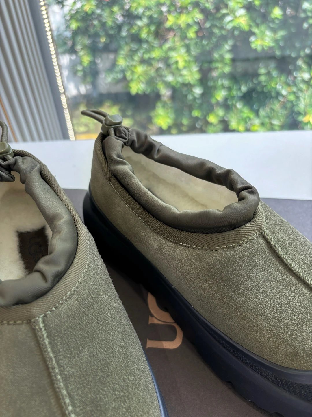 UGG G026 Unisex Green Platform Casual Shoes, FW New - Gallery Image 8 - Detailed View