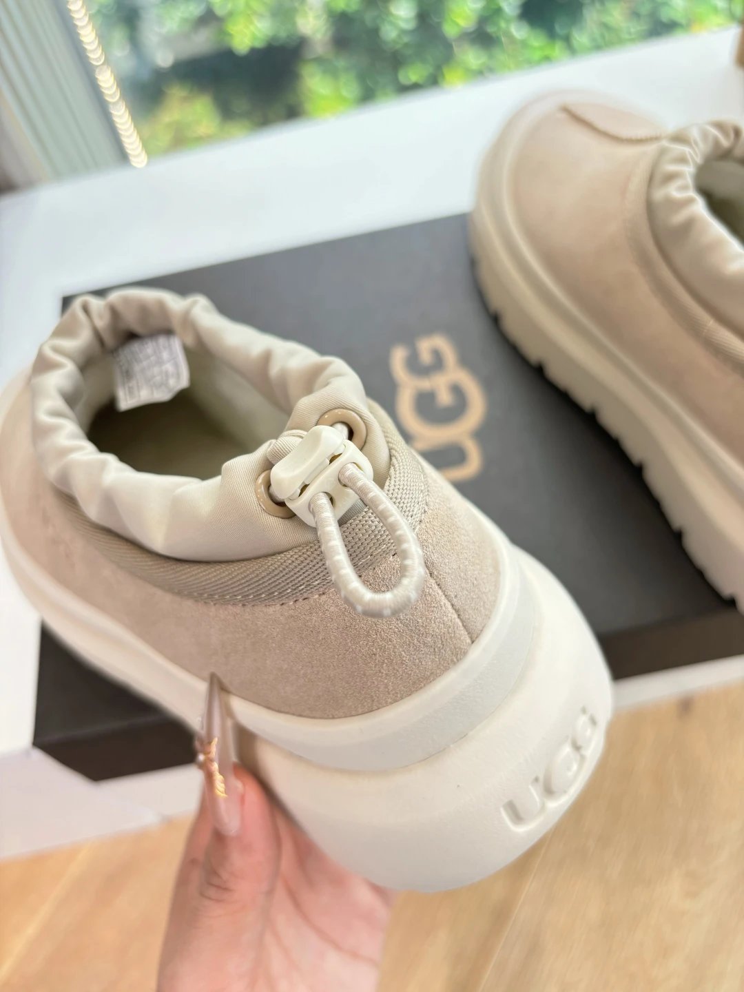 UGG G026 Unisex Suede Platform Gray Shoes, Wool Lined, FW - Gallery Image 9 - Detailed View