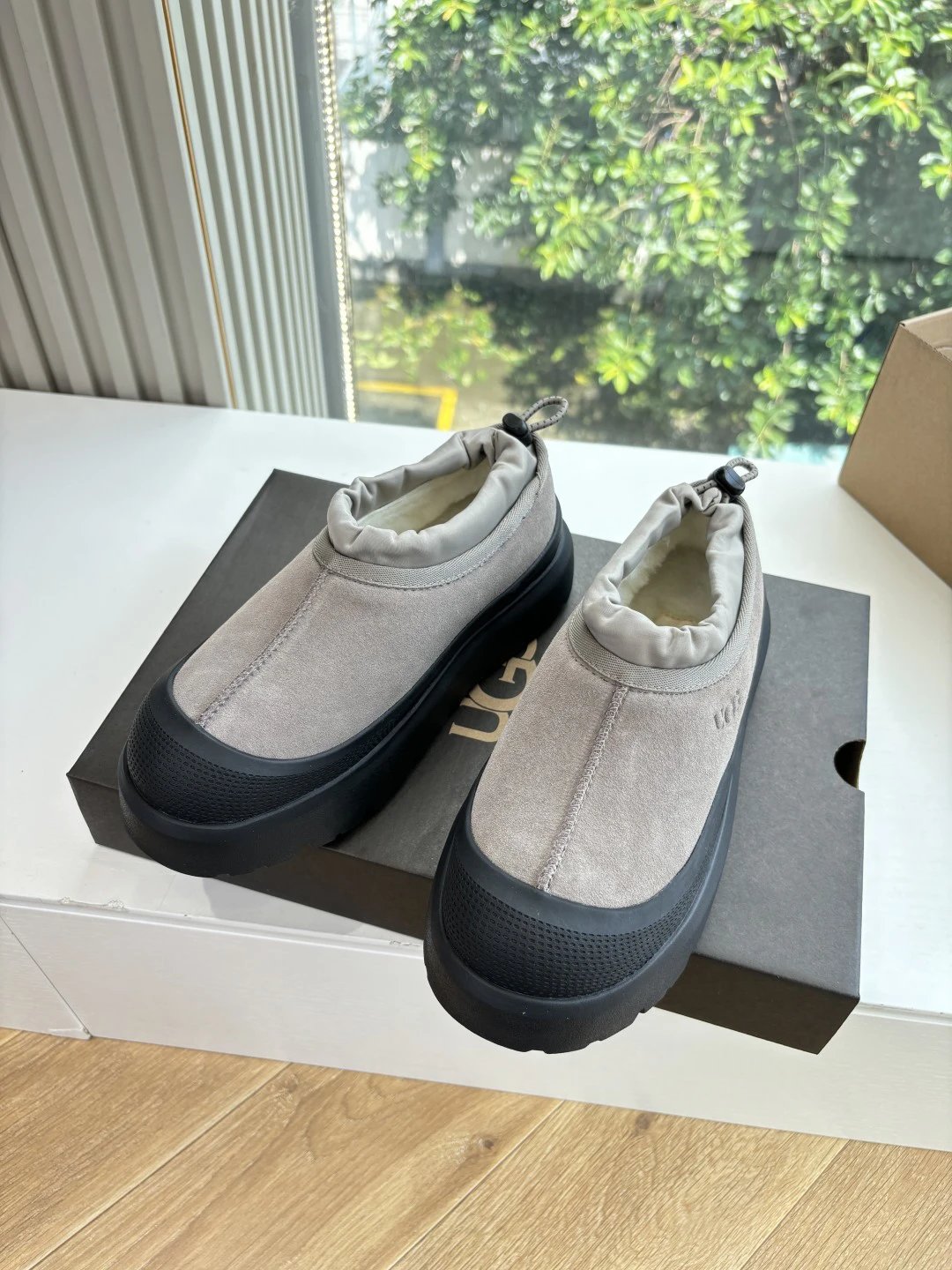 UGG Unisex Light Grey Suede Wool Platform Shoes, FW - Gallery Image 4 - Detailed View