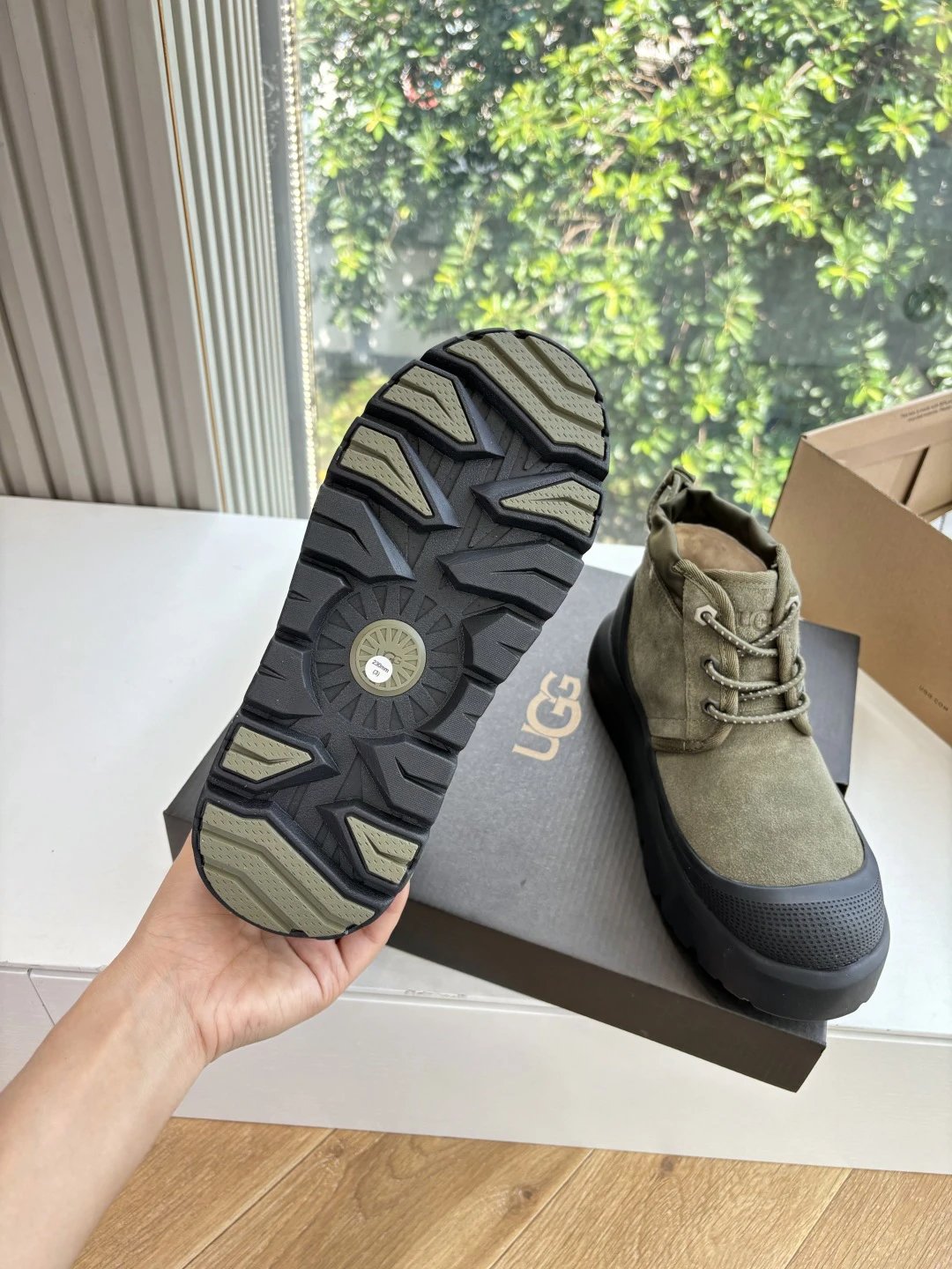 UGGG026 FW New Green Platform Slippers - Gallery Image 6 - Detailed View