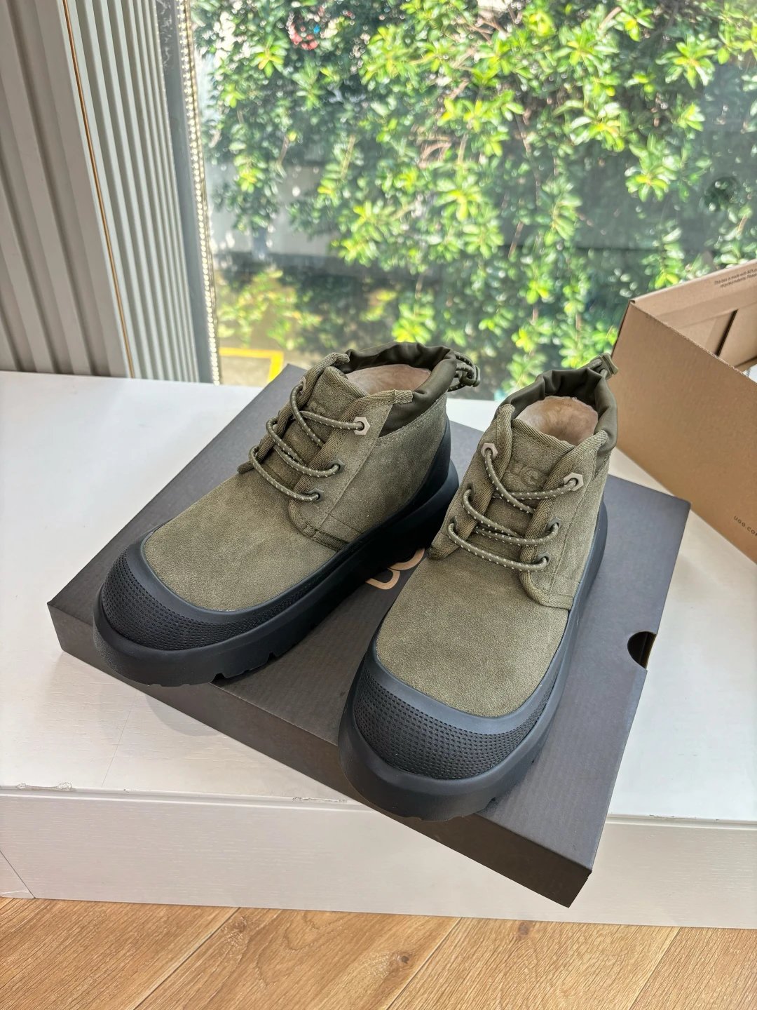 UGGG026 FW New Green Platform Slippers - Gallery Image 4 - Detailed View