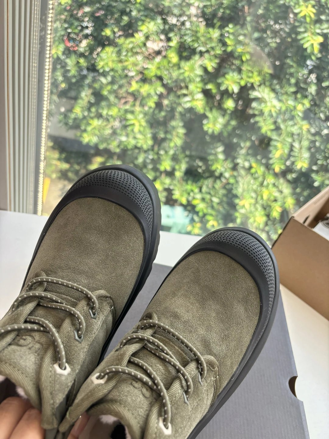 UGGG026 FW New Green Platform Slippers - Gallery Image 8 - Detailed View