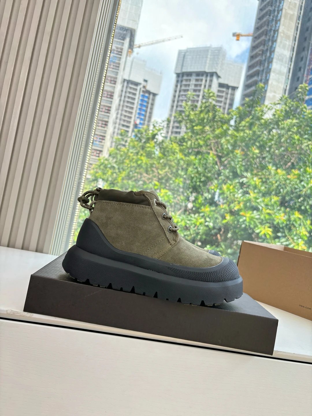 UGGG026 FW New Green Platform Slippers - Gallery Image 7 - Detailed View