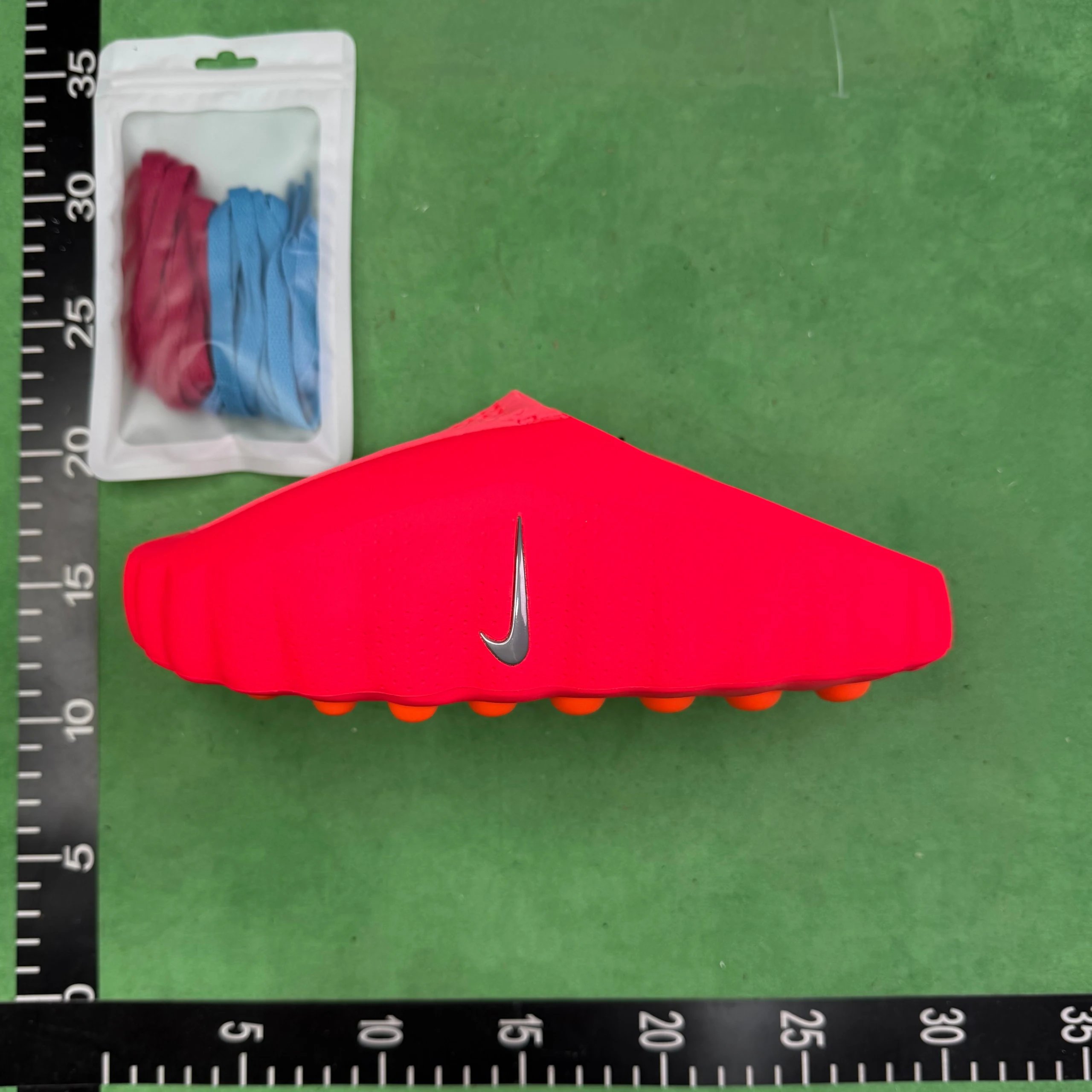 4. HQ4307-600 suggests taking a size 2 larger