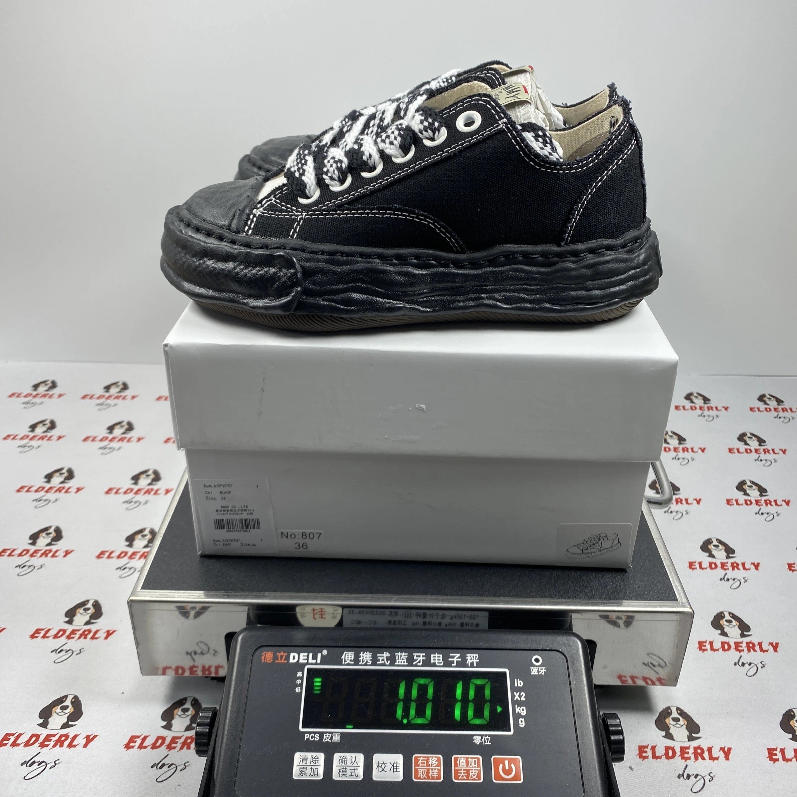 Pure black A15FW724