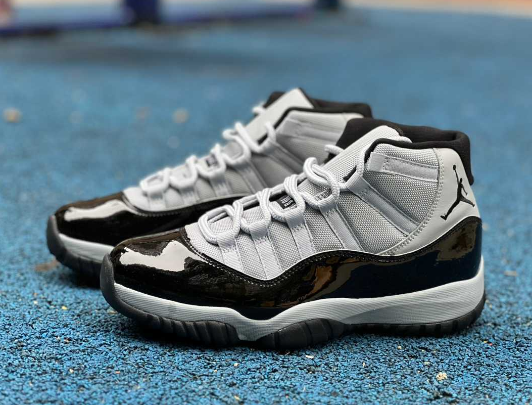 Air Jordan 11 Black/
