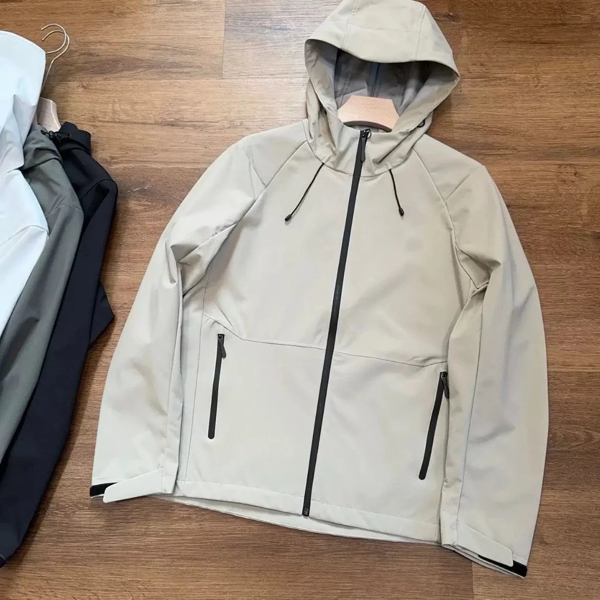 Pressure-Bonded Casual Outdoor Hiking Waterproof Hooded Jacket photo 5