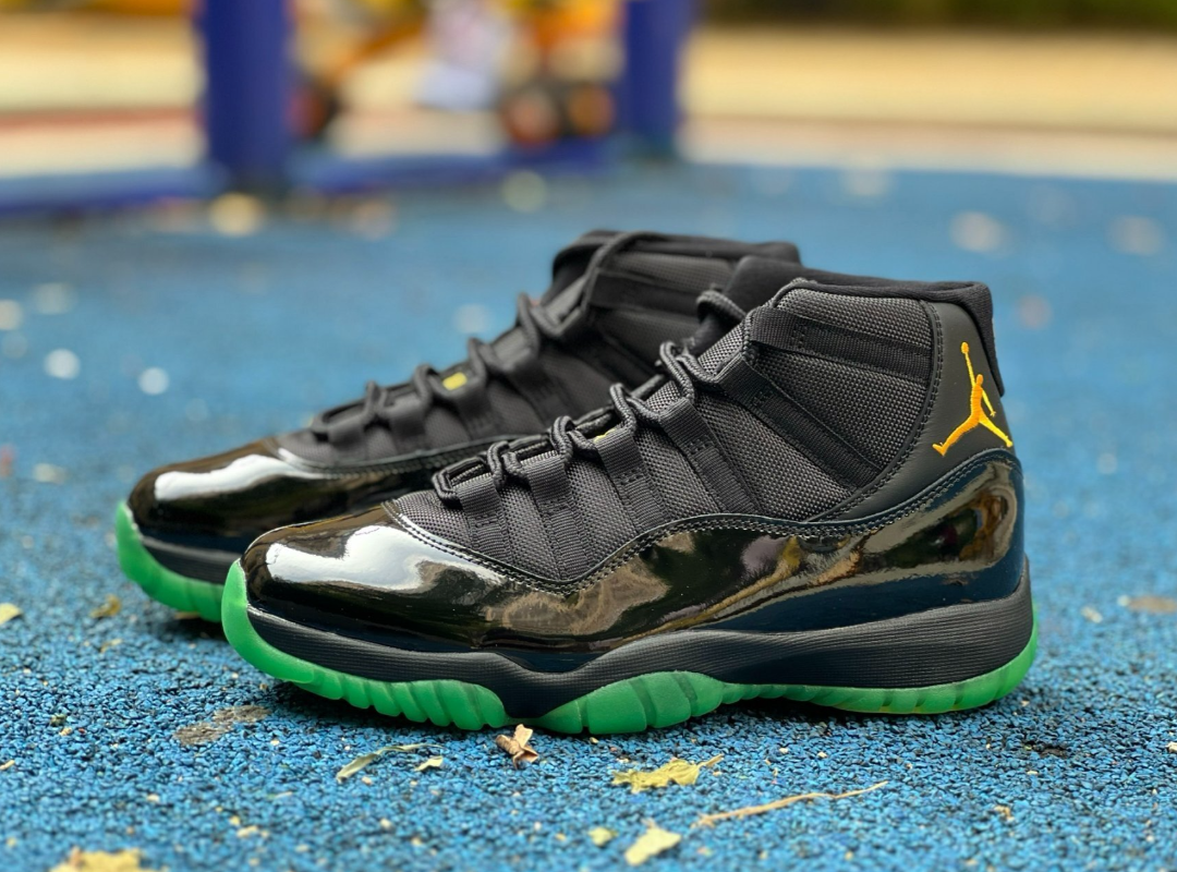 Air Jordan 11 Black 