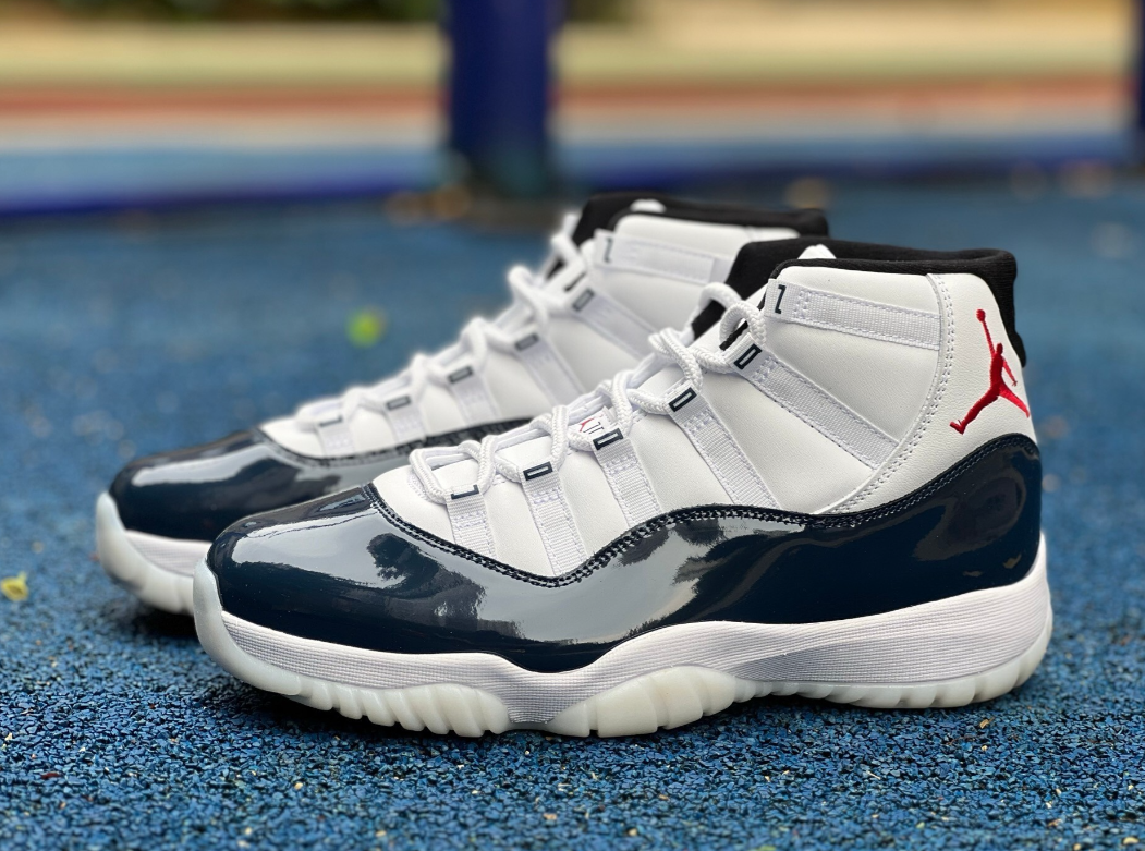 Air Jordan 11 Midnig