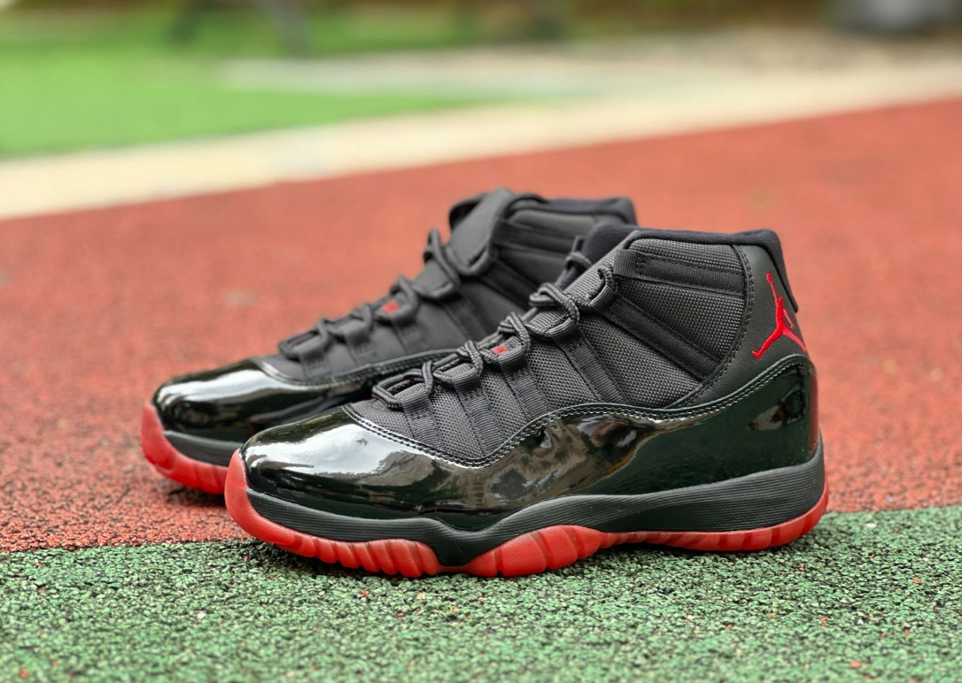 Air Jordan 11 Black 