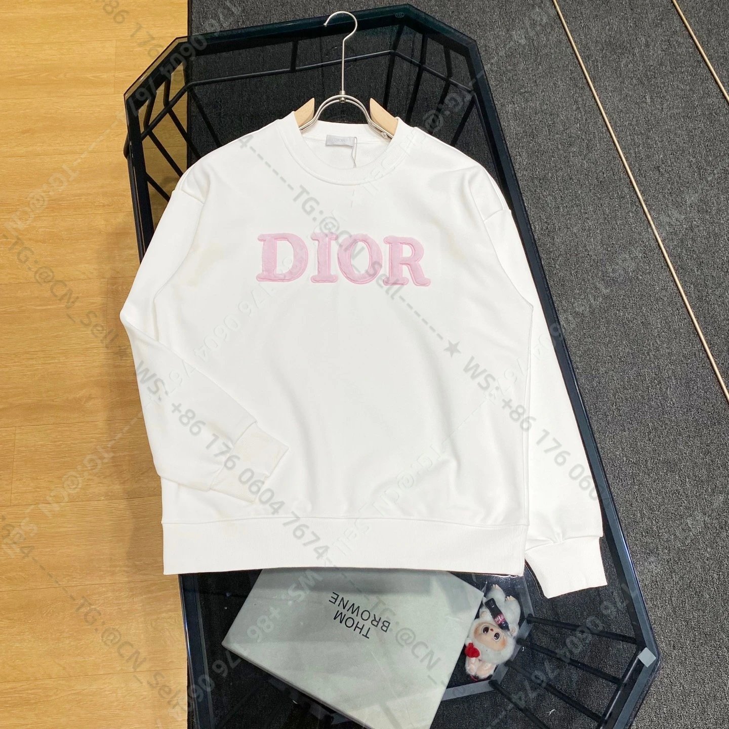 Burberry Mixed crewneck sweatshirt designs — D-4