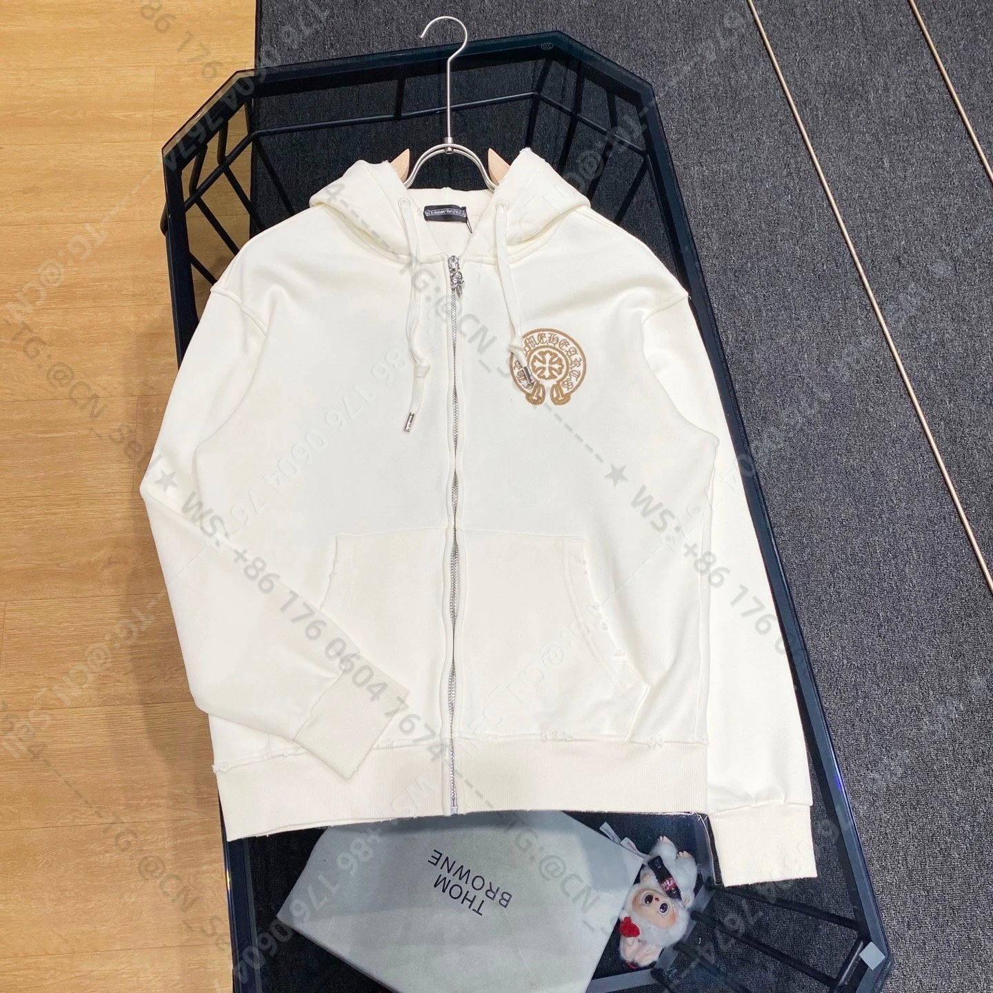 Burberry Mixed crewneck sweatshirt designs — CH-8