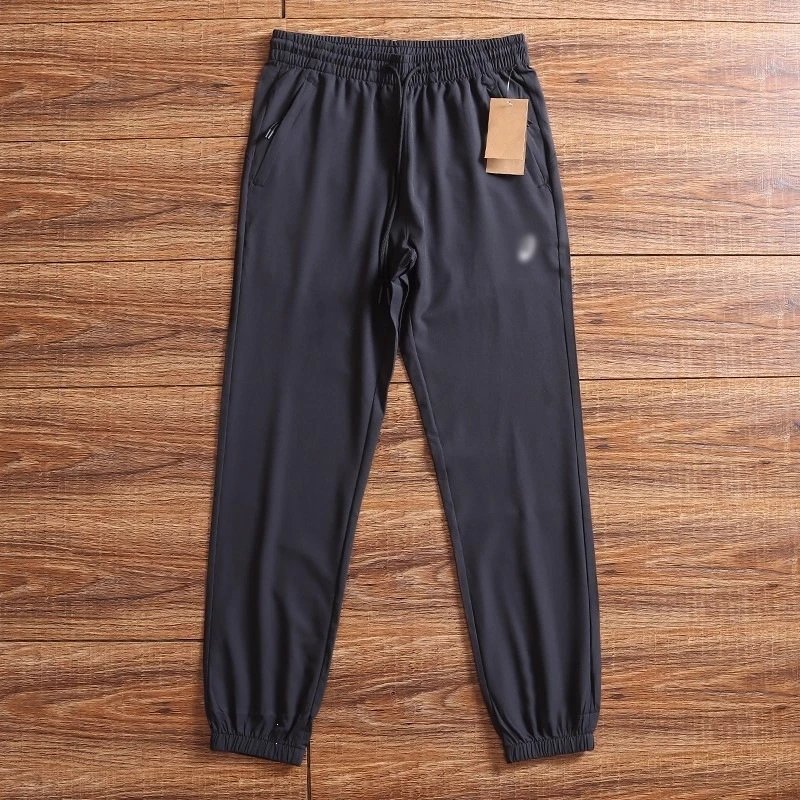Thin - black (zippered pockets)