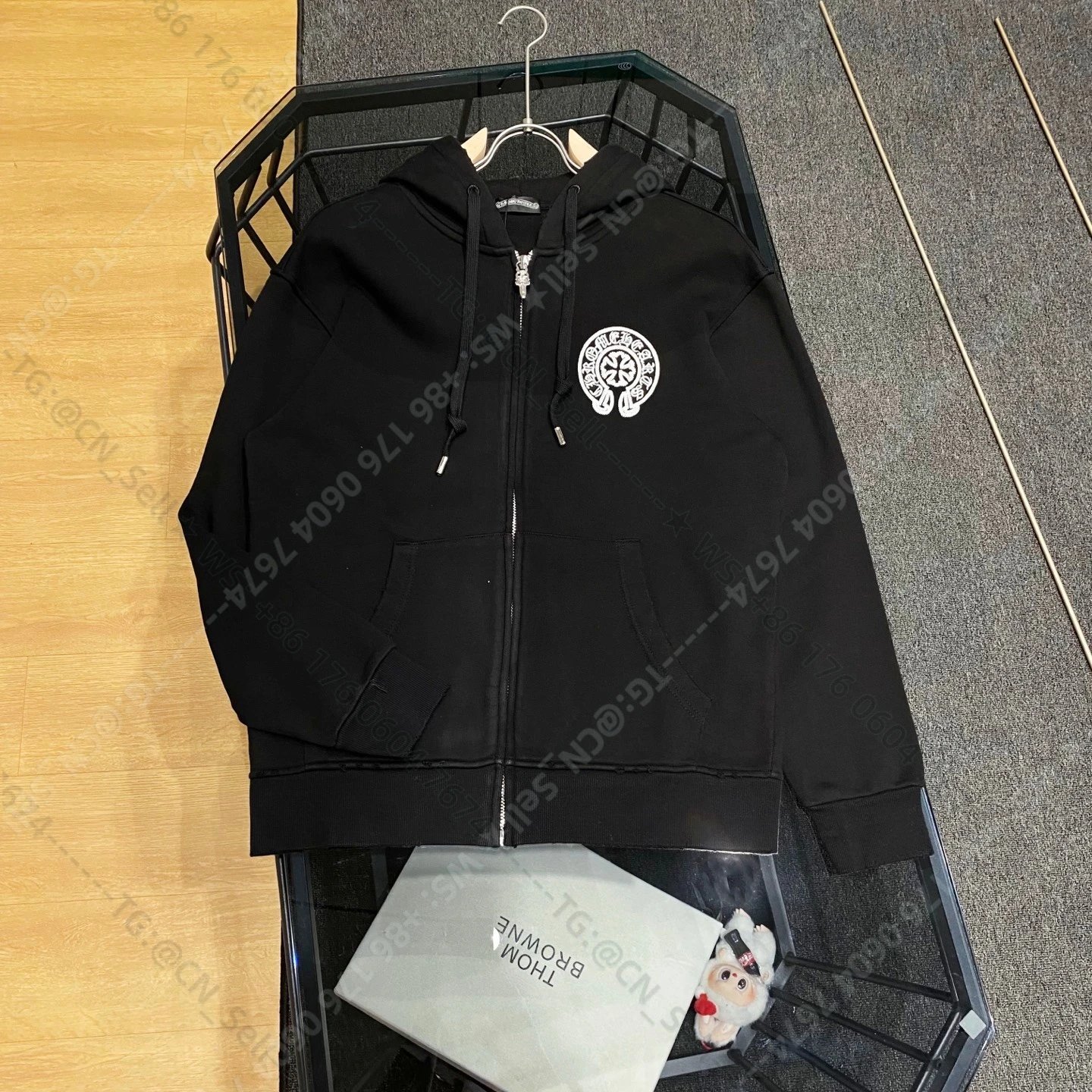 Burberry Mixed crewneck sweatshirt designs — CH-7