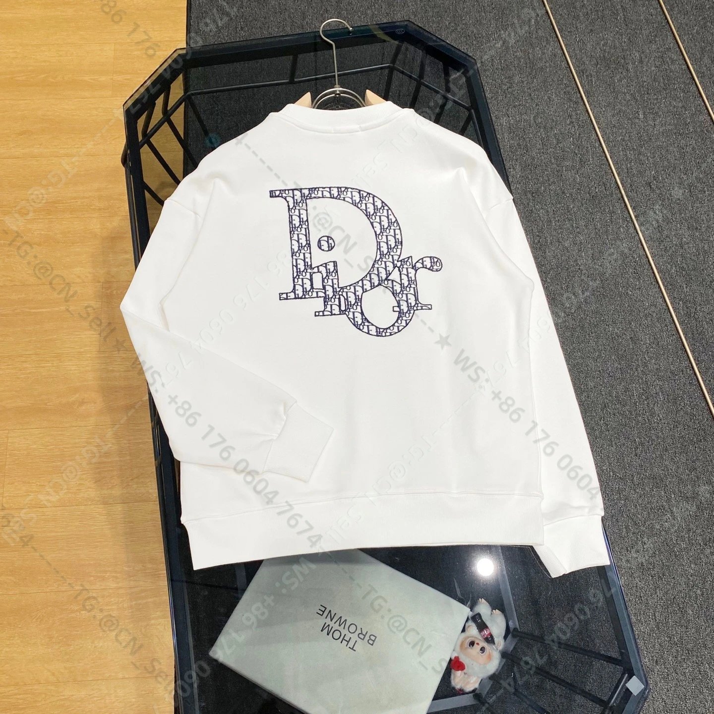 Burberry Mixed crewneck sweatshirt designs — D-6