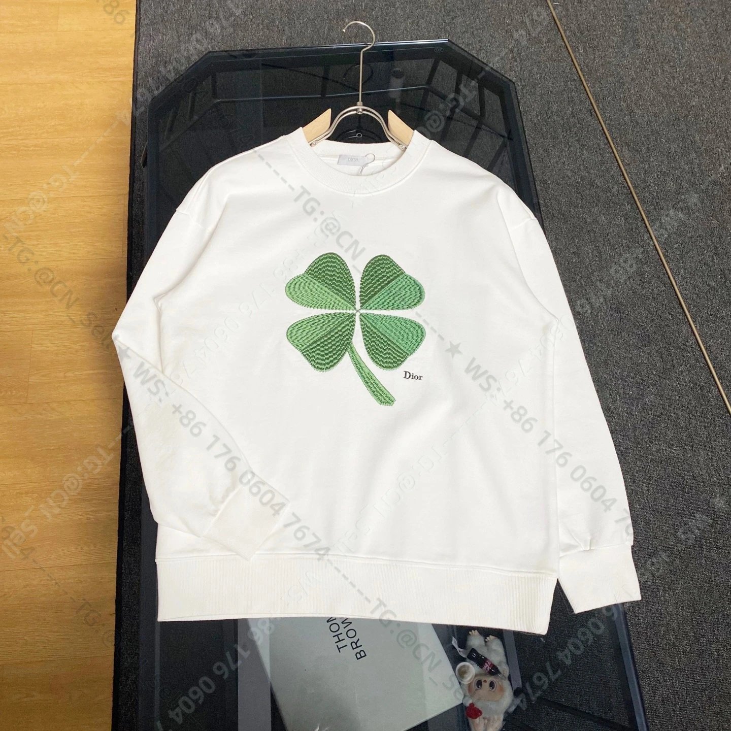Burberry Mixed crewneck sweatshirt designs — D-11