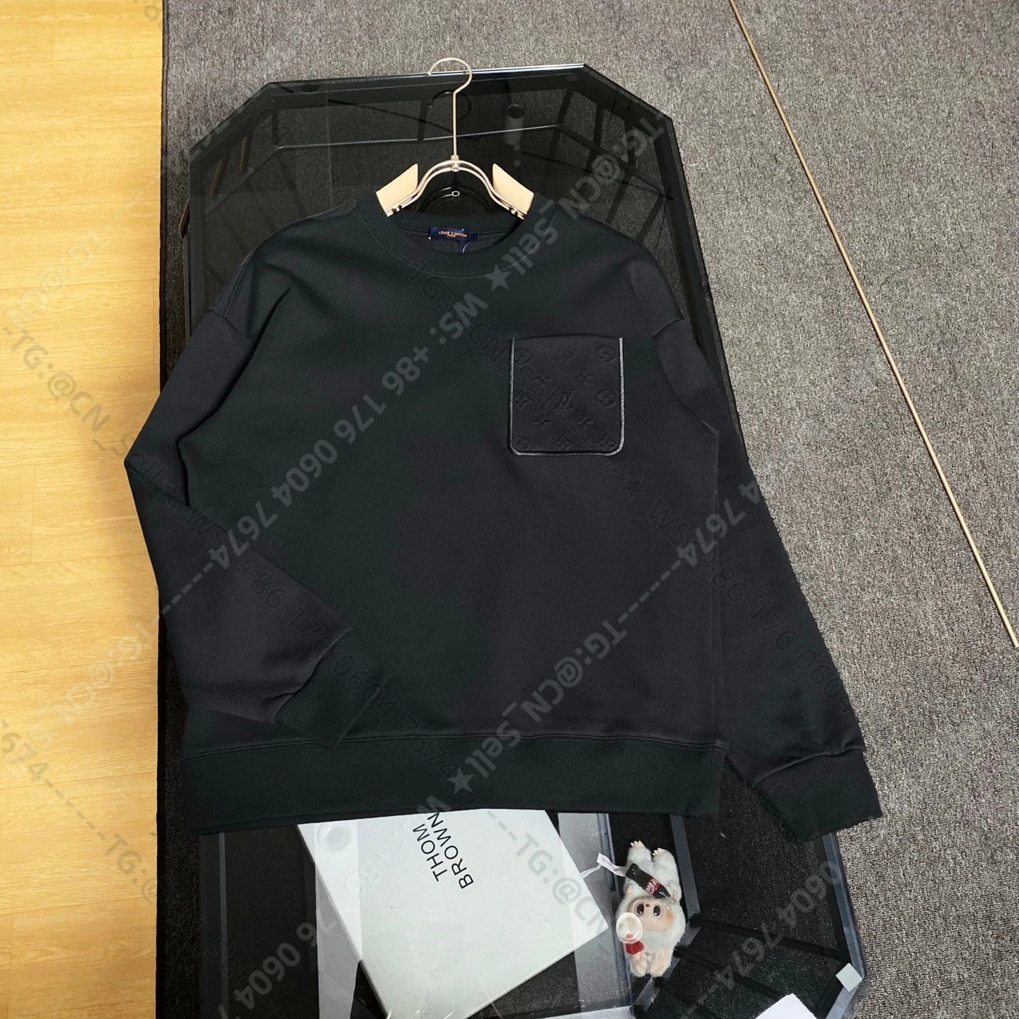 Burberry Mixed crewneck sweatshirt designs — LV-1