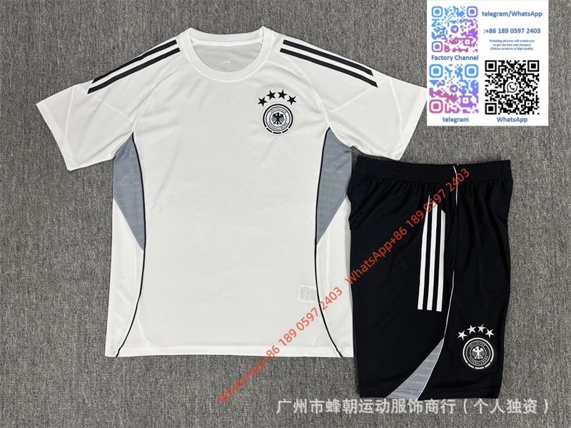 25 short sleeved German white