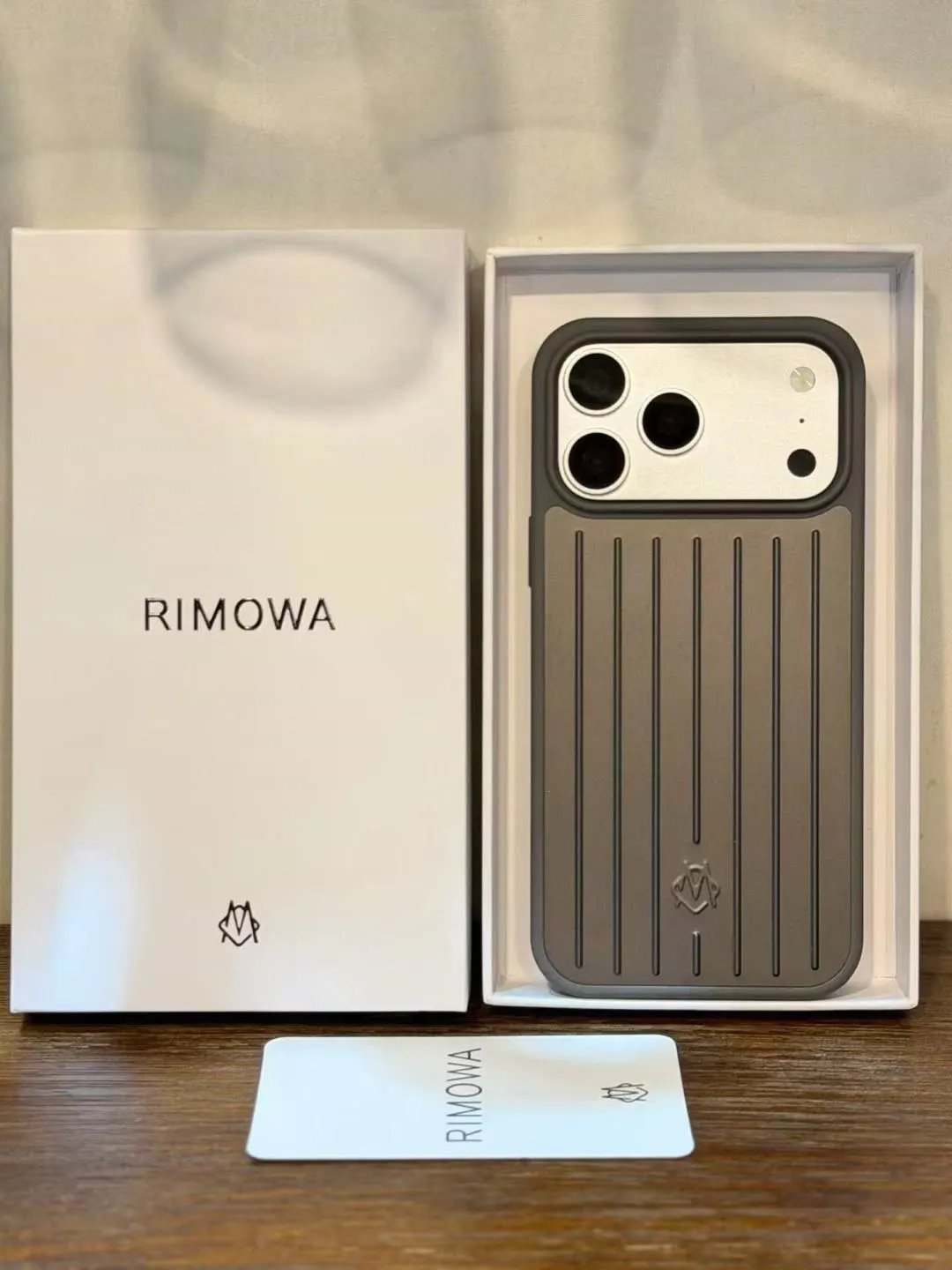 Metal phone case