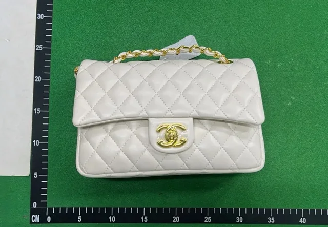 Chanel Shoulder Bags Quilted Flap Chain Bag product detail image 3