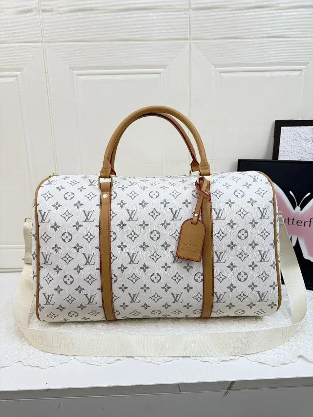 Louis Vuitton Travel Bags Monogram Duffel Bag product detail image 25