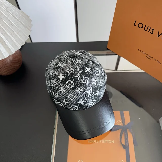 Louis Vuitton Hats Monogram Baseball Cap product detail image 3